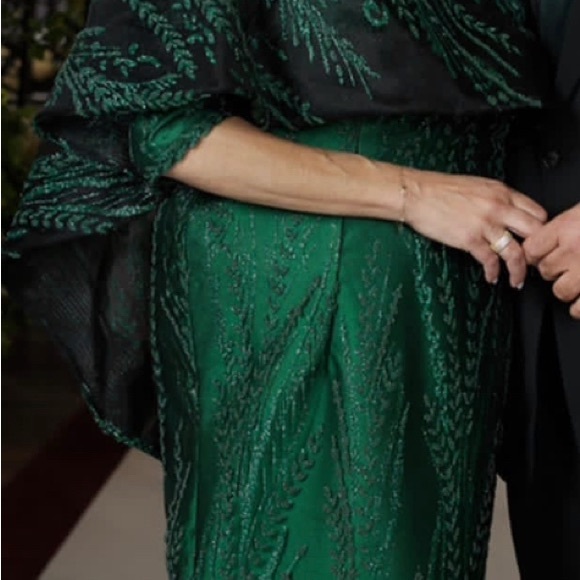 Custom made size 14 gown - Picture 2 of 3